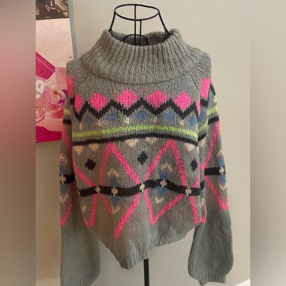 Mock Neck Neon Sweater (Juniors) Size Large - Picture 2 of 6